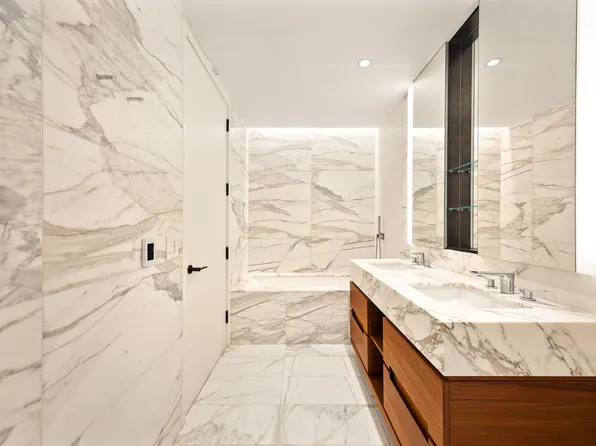 30 Riverside Boulevard image 4 of 10