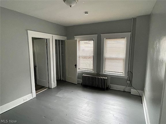 5th image of 3186 W 98th St