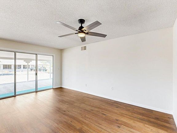 3rd image of 10251 W TWIN OAKS Drive
