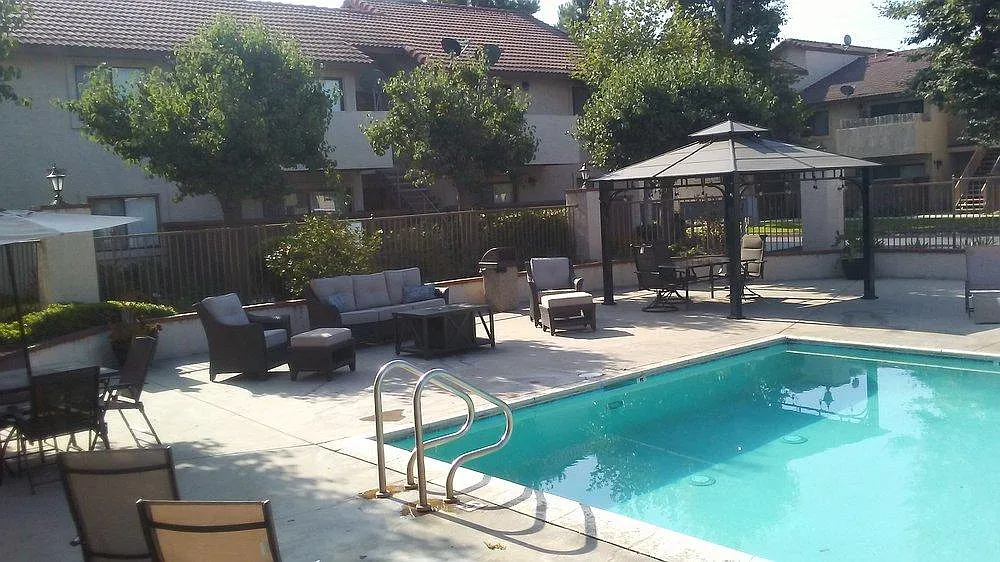 Sycamore Park Apartments — Photo 4