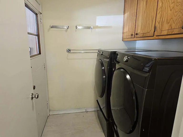 708 W Hartwood Ave — Photo 18