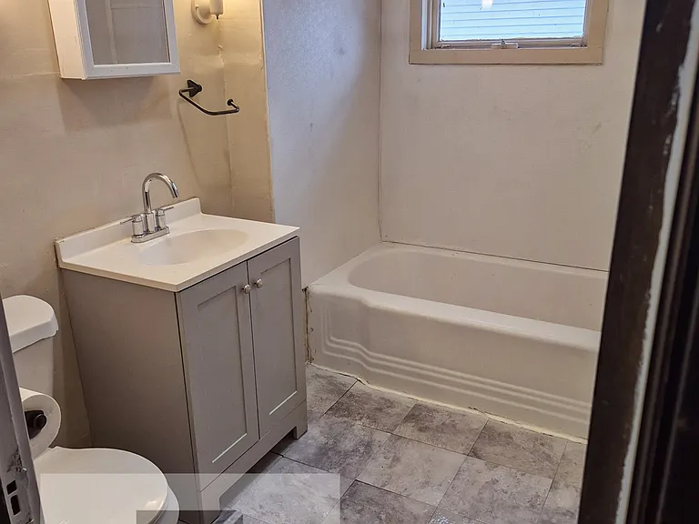 596 Lafayette Ave — Photo 37