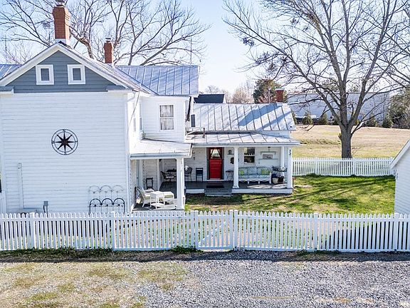 3rd image of 2974 Harryhogan Rd