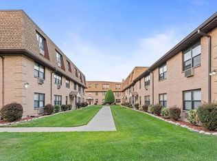 16 N End Dr #16, Secaucus, NJ 07094