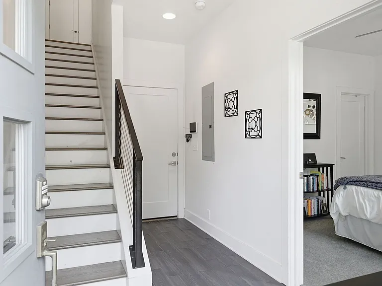 709 Bradford Ave — Photo 22