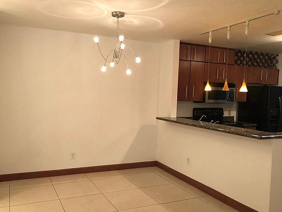 5th image of 20907 Leeward Ct