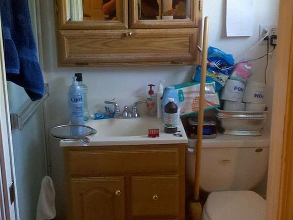 4th image of 2291 Fernley Ave