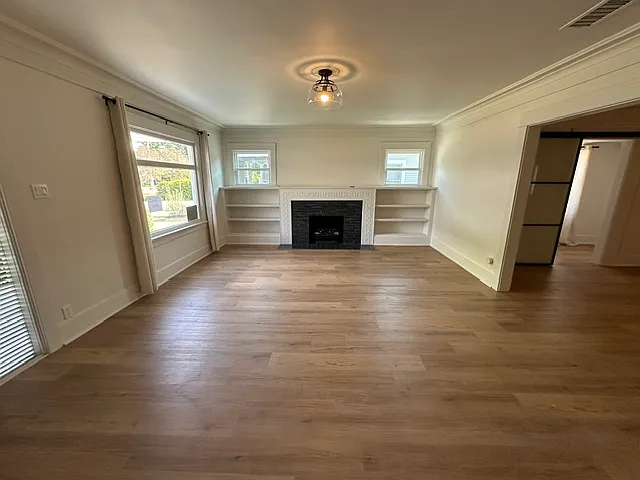 139 N Harvard Blvd — Photo 3