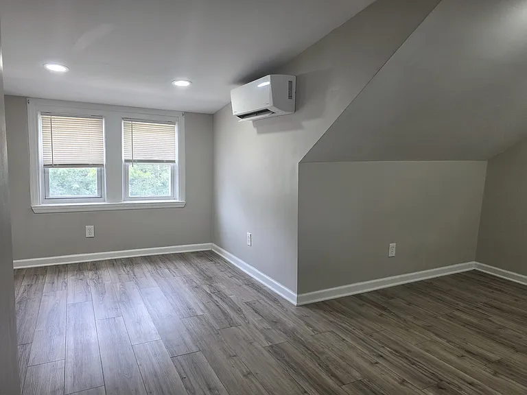 800 N Grove Ave #B — Photo 10