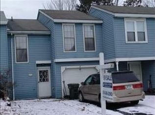 2 Fox Hollow Sq, Cohoes, NY 12047