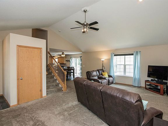 5th image of 1498 Velvet Ln