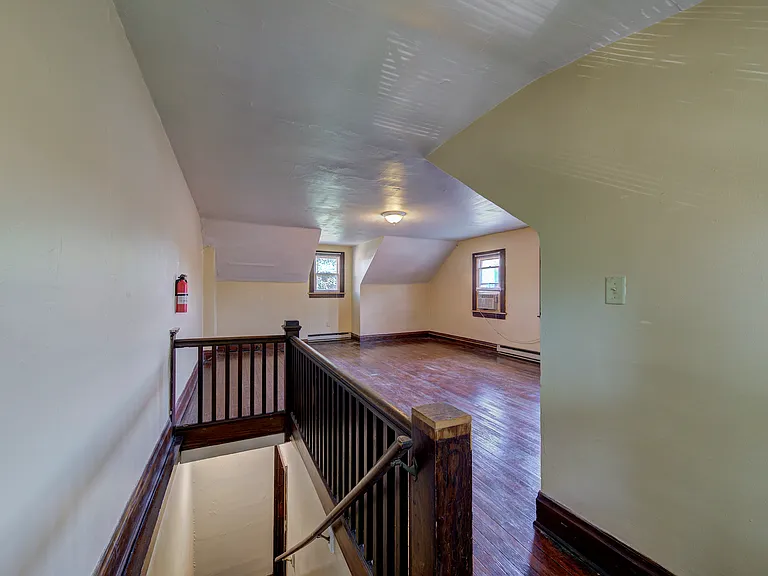 1638-1640 Indianola Ave — Photo 28