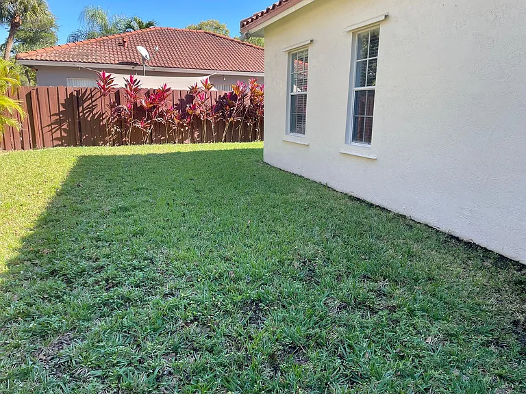 5773 NW 99th Ave — Photo 27