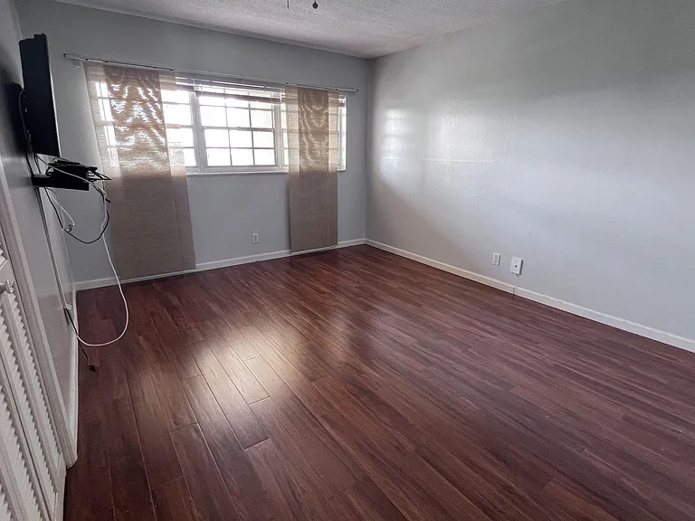 3050 N Palm Aire Dr #602 — Photo 9