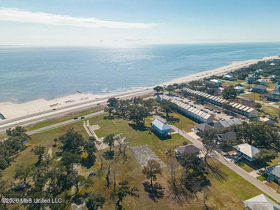 5th image of 530 W Beach Blvd