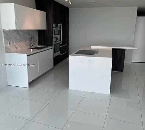 3rd image of 851 NE 1st Ave #3704
