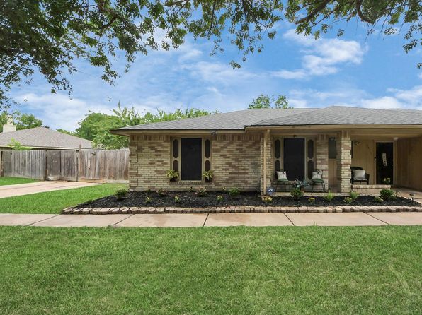 3803 Meadow Place Dr, Houston, TX 77082