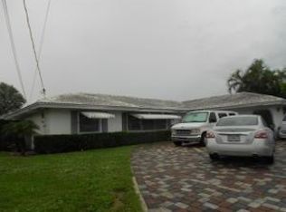 8313 W Lake Dr, Lake Clarke Shores, FL 33406