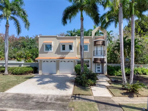 A4 Paseo Madrid St, Vega Alta, PR 00692