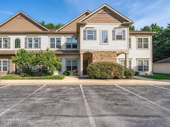 17 Lancaster Place, Ballston Spa, NY 12020