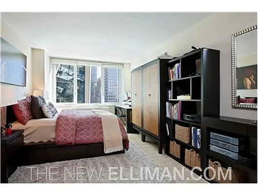 Rented by Douglas Elliman | media 26