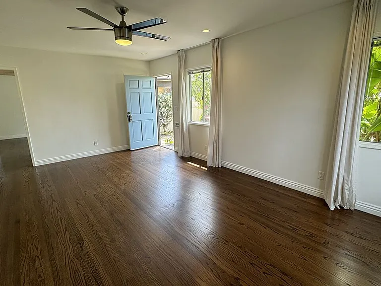 650 Park Ave — Photo 14