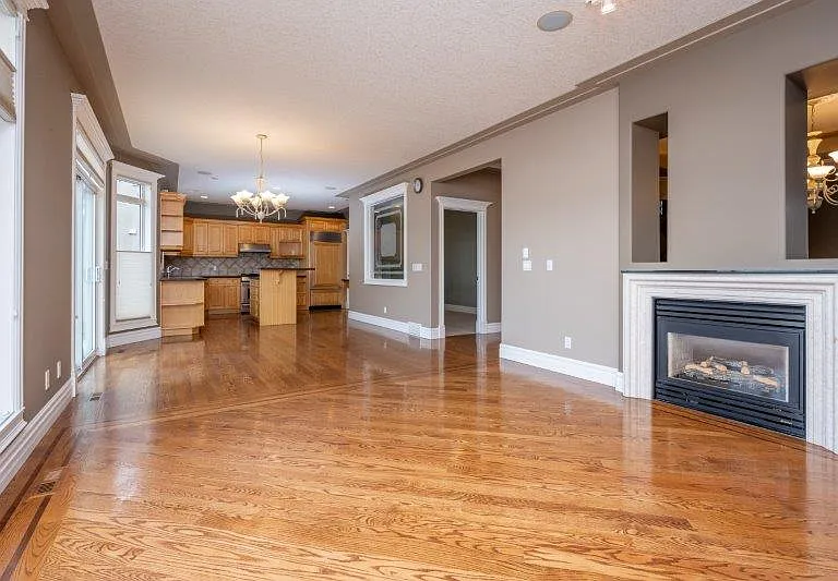 61 Simcrest Grv SW — Photo 9