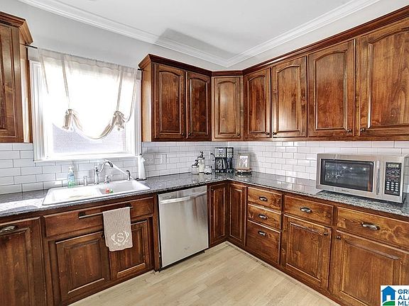 4th image of 5859 Carrington Ln