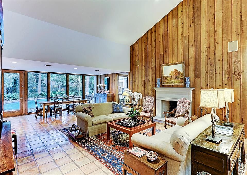 1st image of 1 Smithdale Ct