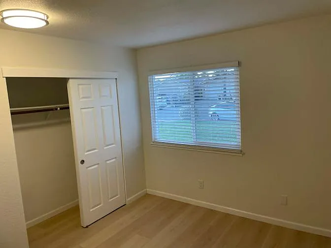 8329 Southfields Cir — Photo 6