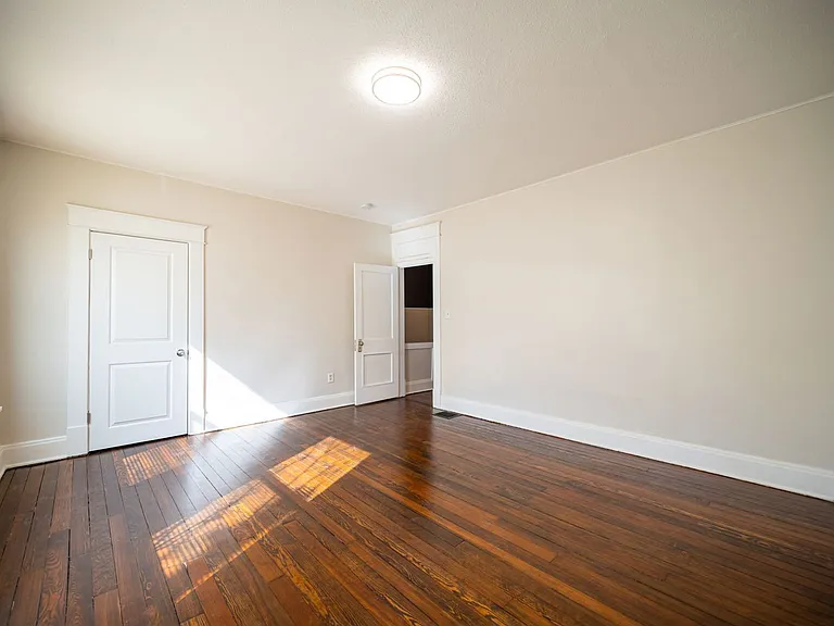1006 McAllister Ave — Photo 8