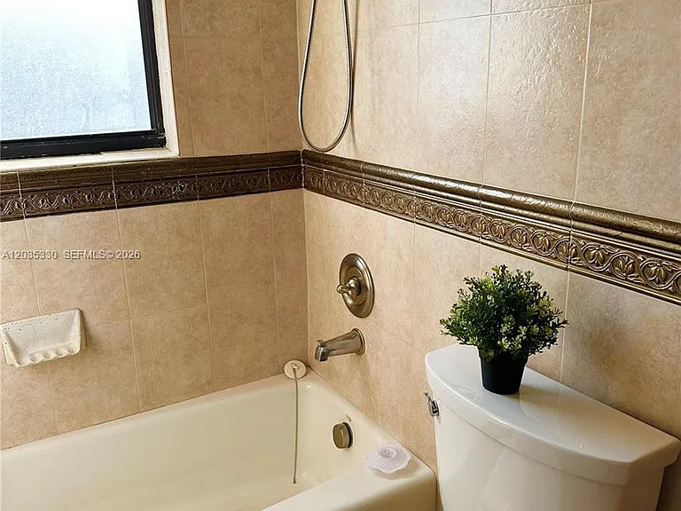500 NE 2nd St #327 — Photo 16