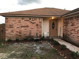 219 Basswood St, Lake Jackson, TX 77566