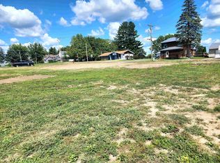 807 E Cherry St #2, Lancaster, WI 53813