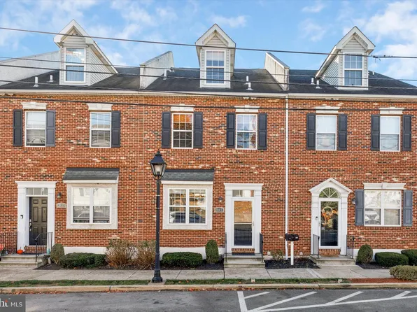 403 E Hector St, Conshohocken, PA 19428