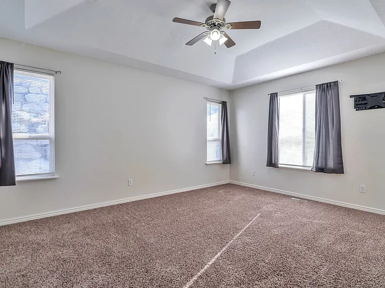 426 W 2700 S — Photo 10