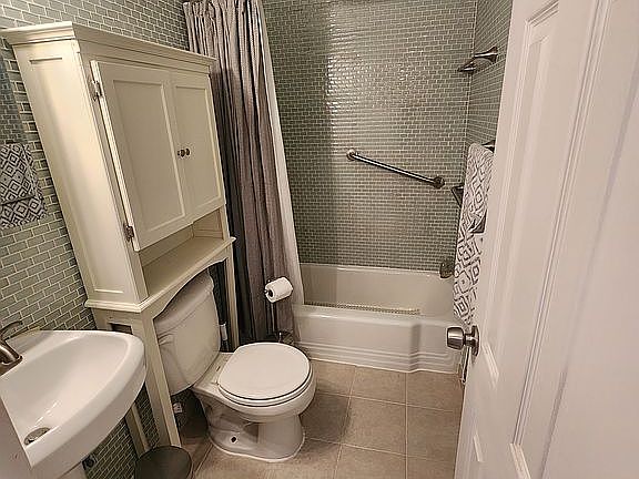 5th image of 200 N Maple Ave APT 204