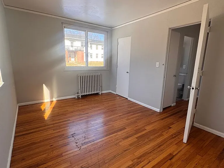 17-31 Flanders Ln — Photo 8