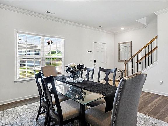 4th image of 178 Wickham Ct