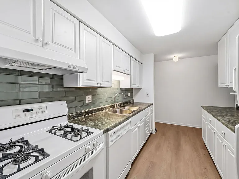 6818 Roberts Dr #3 — Photo 9