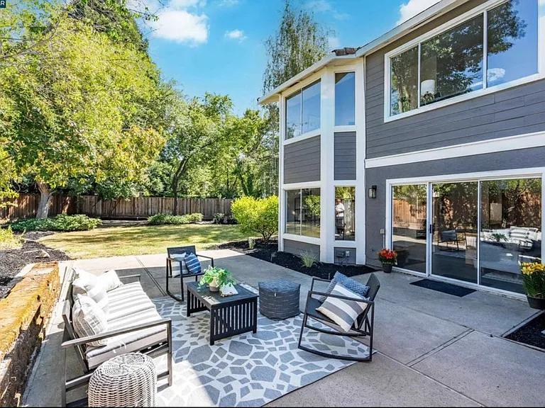 5 Stuart Pl — Photo 48