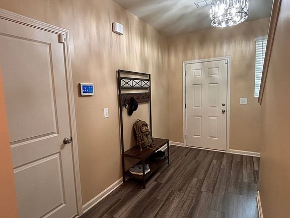 3rd image of 628 Jervis Way
