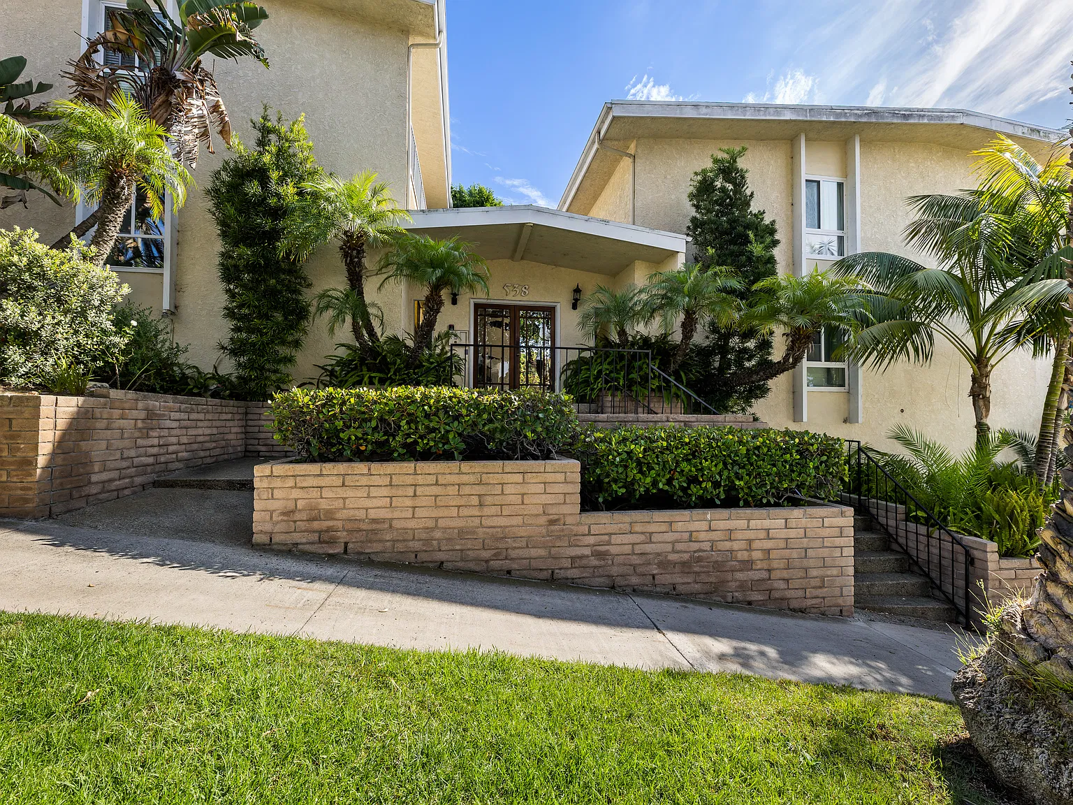 1 bed, 718 sqft, $3,800 — Photo 3
