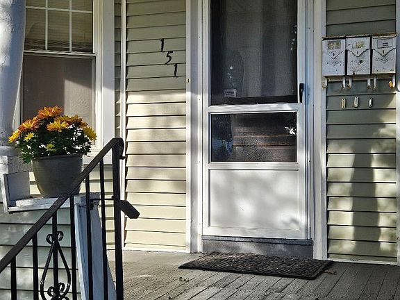 3rd image of 149 Eagle St