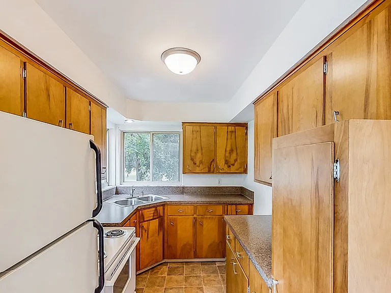 1410 Old Canton Ln — Photo 22