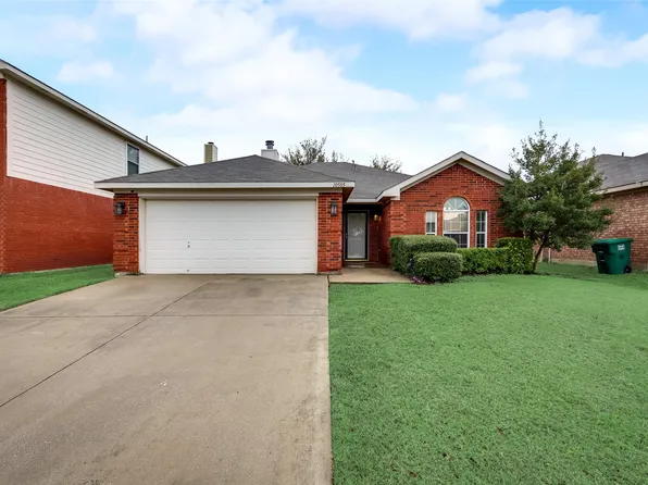 10505 Braewood Dr, Fort Worth, TX 76131