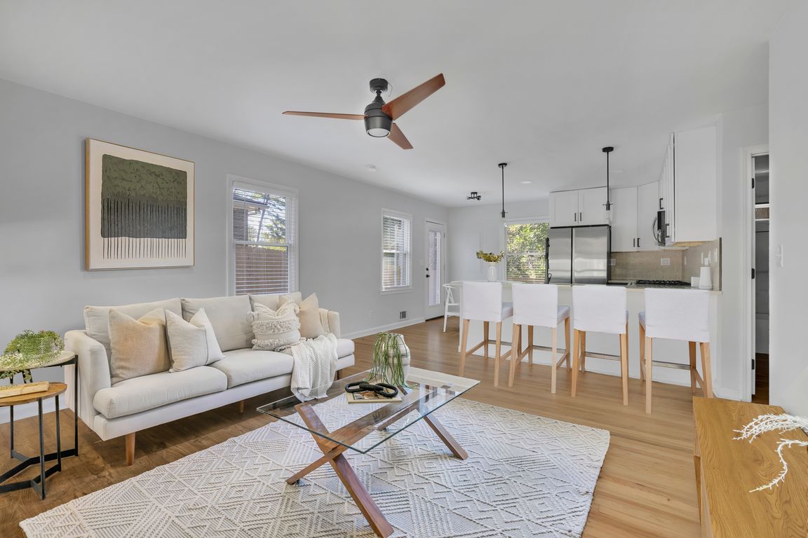 next background image