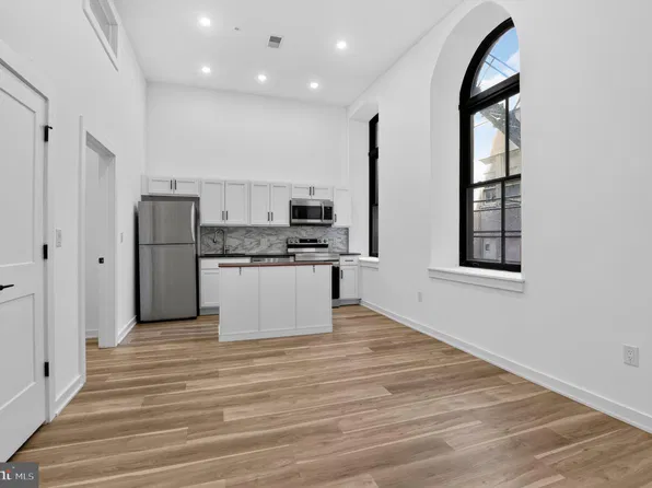 1415 Locust St #204, Philadelphia, PA 19102