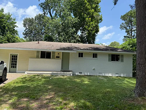 100 Springwood Dr Photo 1
