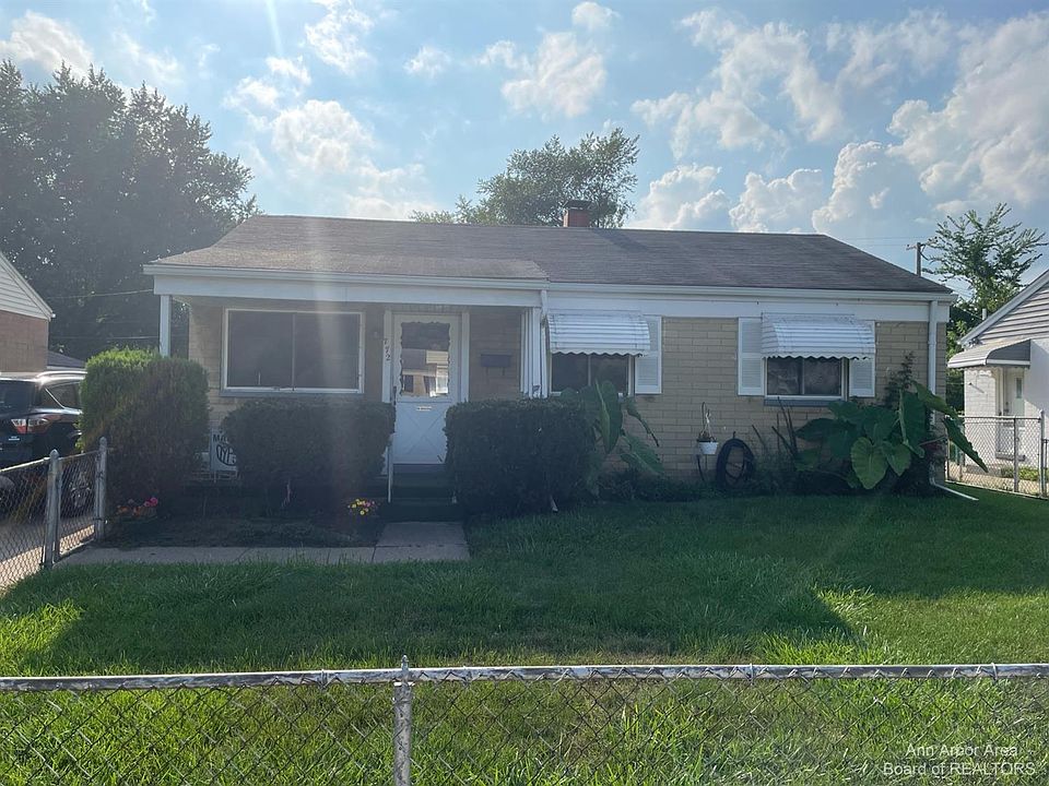 1st image of 772 Dorset Ave